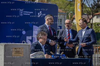 Wmurowanie kamienia węgielnego pod Centrum Sportu....