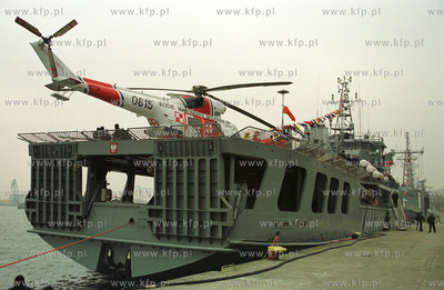 ORP Xawery Czernicki w porcie Marynarki Wojennej w...