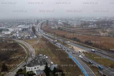 Przygotowania do zmiany organizacji ruch na estakadzie...