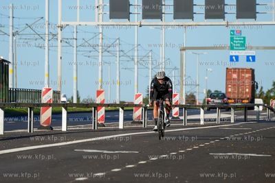 Ekostrada - nowa droga rowerowa w al. Armii Krajowej...