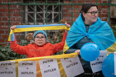 Gdańsk. Manifestacja pod konsulatem Rosji we Wrzeszczu....