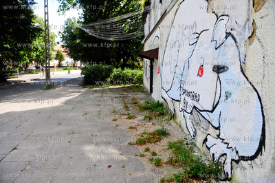 Gdansk Oliwa. Niszczejacy budynek po dawnej piekarni...