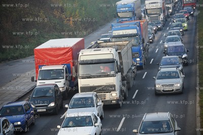 Gdansk. Poranne korki na Armi Krajowej.
07.11.2011
fot....