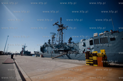 Gdynia. Oksywie. Port Marynarki Wojennej. Fregata rakietowa...