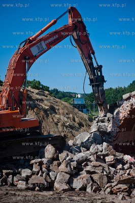 Gdansk. Wyburzanie wiaduktu przy ul. Ogrodowej, ktory...