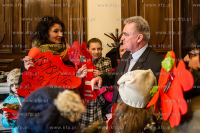 Gdansk. Podopieczni Palacu Mlodziezy wraz z rodzicami...