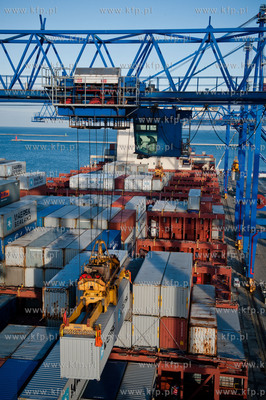 Gdansk. Terminal kontenerowy DCT.
15.12.2011
fot....