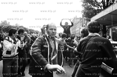 Strajk w Stoczni Gdanskiej im. Lenina Nz. Lech Walesa...