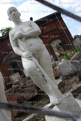 Prace studentow Wydzialu Rzezby Akademii Sztuk Pieknych...