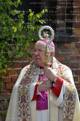 Procesja Bozego Ciala przeszla ulicami Pelplina.  03.06.2010...