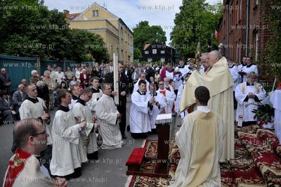 Procesja Bozego Ciala przeszla ulicami Pelplina.  03.06.2010...