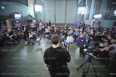 Casting do komercyjnego telewizyjnego programu stacji...