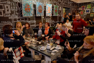 Kazdy kto mial kamere video - w tablecie, telefonie,...