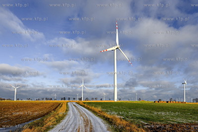 Elektrownia wiatrowa w okolicy Wladyslawowa. 06.01.2015...