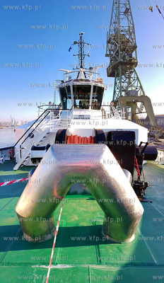 SD Tempest, holownik typu RotorTug z trzema pędnikami...