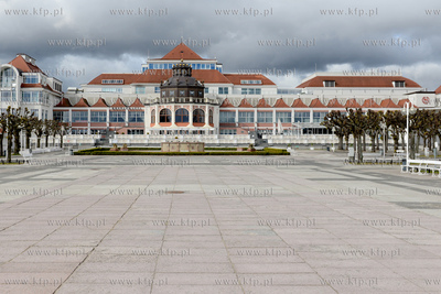 Sobota 25 kwietnia 2020 roku w Sopocie, godziny przedpołudniowe...