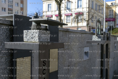 Via Sancta , cykl rzeźb autorstwa krakowskiego profesora...