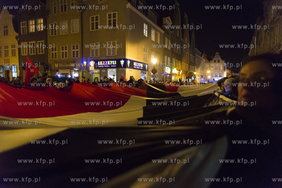 Gdańsk. Przemarsz konduktu żałobnego z trumną zamordowanego...