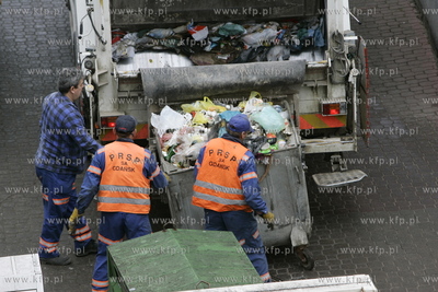 Smieciarka PRSP w Gdansku. 06.02.2008 fot. Wojtek Jakubowski...