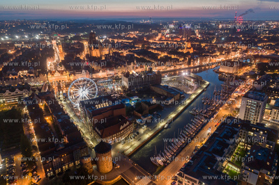 Gdańsk, Główne Miasto, Wyspa Spichrzów i na niej...