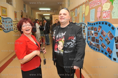 Krzysztof Skiba odwiedzil Szkole Podstawowa nr 50 im....