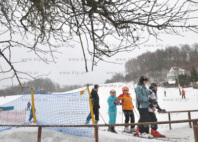 Zimowy wypoczynek na stoku Koszalkowo w Wiezycy na...