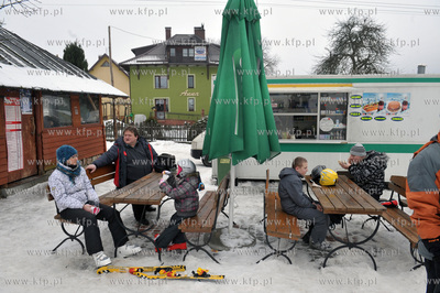 Zimowy wypoczynek na stoku Koszalkowo w Wiezycy na...