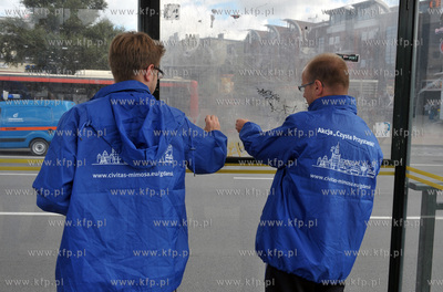 Akcja - "Czyste Przystanki" w ramach kampanii Zmieniamy...