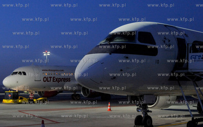 Pierwszy dzien funkcjonowania nowego terminalu T2 gdańskiego...