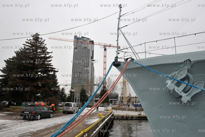 Gdynia. Wiezowiec See Tower i okolice skweru Kosciuszki....
