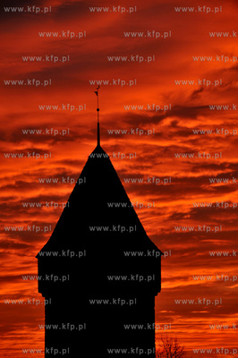 Zachod slonca nad Gdanskiem i ul. Podwale Staromiejskie,...