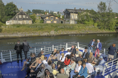 Gdańsk. Statek wycieczkowy białej floty Żeglugi...
