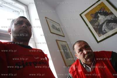 Gdansk. Grupa kilkuosobowa zwiazkowcow Sierpnia 80...