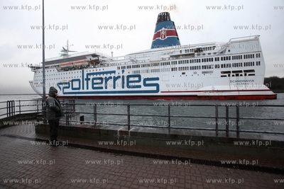 Prom Scandinavia wplywa do gdanskiego portu.
29.12.2013
fot....