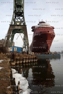 Stocznia Gdansk. Budowa statku typu PSV Ocean Art do...