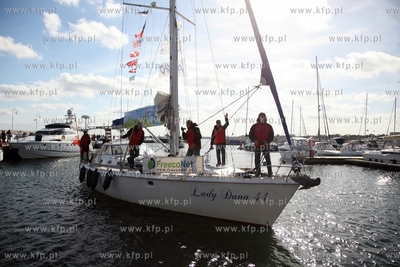 Sopot. Powitanie jachtu Lady Dana 44, ktory jako pierwszy...