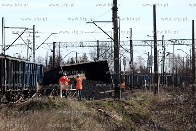 Pociąg towarowy z węglem ze Śląska do portu w Gdańsku,...
