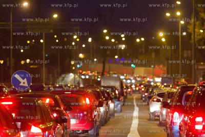 Korek na Alei Żołnierzy Wyklętych.
13.11.2015
fot....