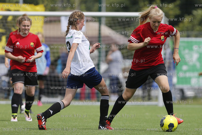 Gdansk Zaspa. Pilkarski turniej dzikich druzyn Do przerwy...