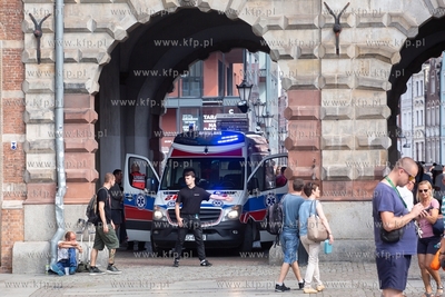 Gdańsk, Złota Brama. Upalne lato może być niebezpieczne...