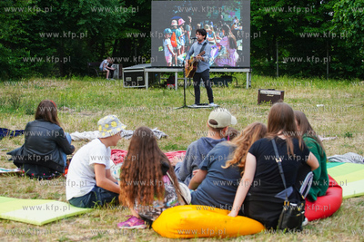 Gdynia, ul. Widna. Lato zaczyna się na Witominie!....