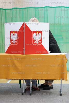 Wybory parlamentarne 2023.Komisja wyborcza nr 18 w...