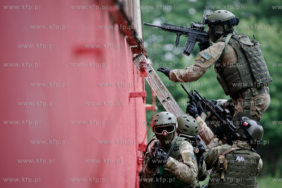 Gdansk. Gimnazjum nr 29 na Suchaninie. Pokazy Gdanskiej...