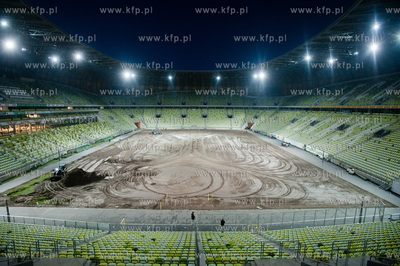 Gdansk. Stadion PGE Arena. Wymiana murawy przed meczem...