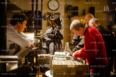 Gdynia. Klub Desdemona. Muzyczny Pchli Targ, ipreza...