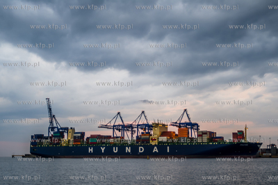 Gdansk. Terminal kontenerowy DCT. Kolejne zawiniecie...