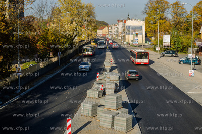 Gdansk. Ostatnie prace na remontowanzm odcinku Traktu...