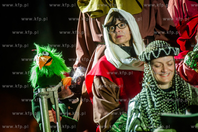 Gdansk. Zieleniec przy pomniku Jana Heweliusza. Widowisko...