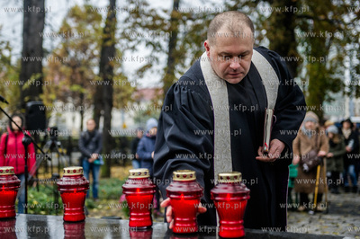 Gdańsk. Cmentarz Nieistniejących Cmentarzy. Modlitwa...
