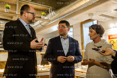 Gdańsk. Urząd Miasta. Otwarcie Baru Centrala, prowadzonego...